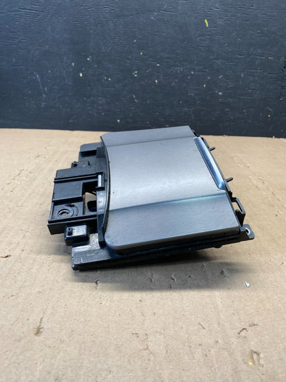 2011 2012 2013 Hyundai Equus Front Center Console Ash Tray M1580 DG5
