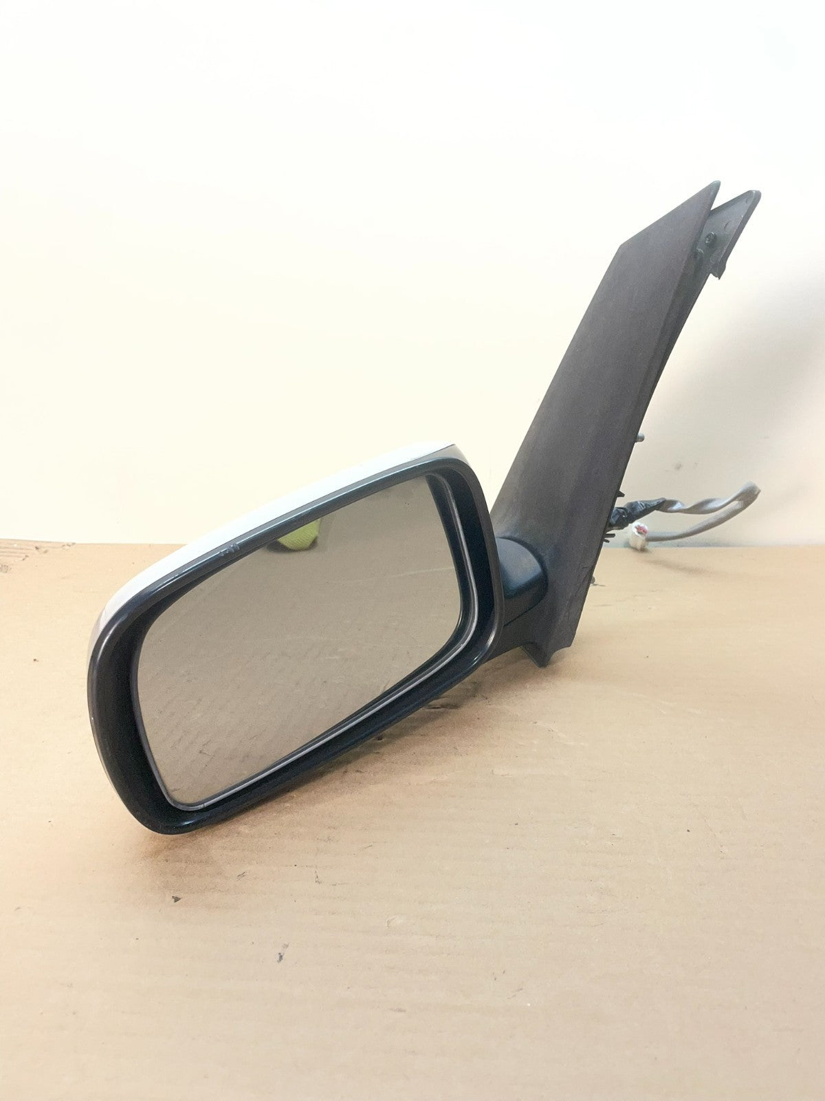 2004 to 2009 Toyota Prius Left Driver Side View Door Mirror ah8814 DG2