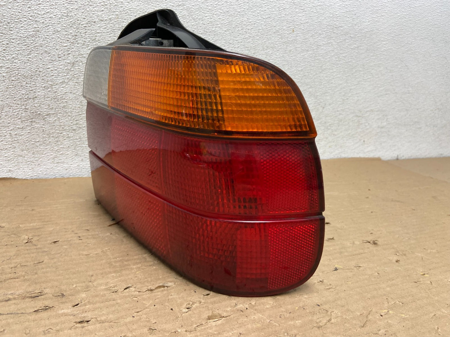 1995-1999 BMW E36 318ti Compact Hatchback Right Passenger Tail Light OE AG83312