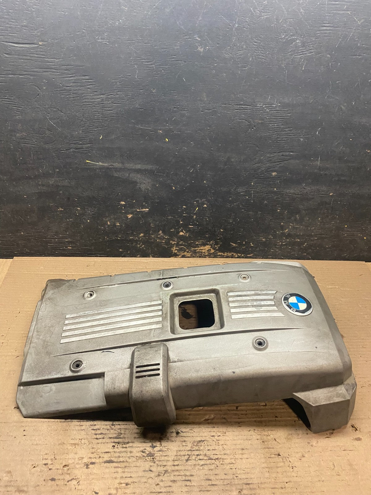 2006 to 2008 BMW 330i 530i Plastic Engine Cover Shield U7998 DG3