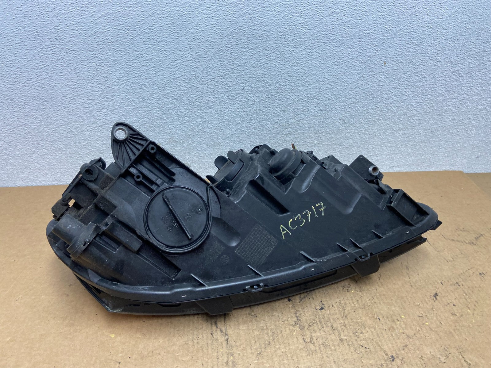 2012-2015 Volkswagen Passat Left Driver LH Side Halogen Headlight OEM AC3717 DW7