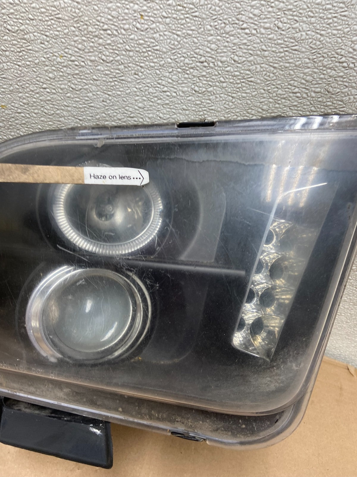 2005 to 2009 Ford Mustang Left+Right Set LED Black Halogen Headlight AA9873 DG6