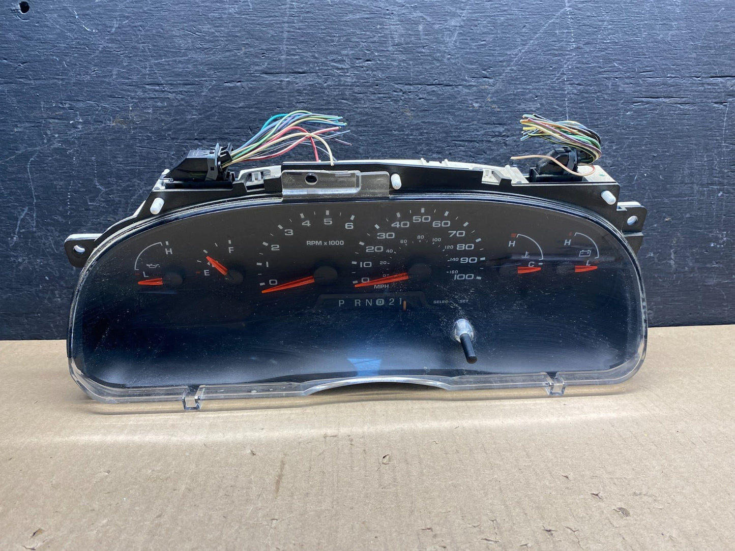2006 Ford E350 Gauge Speedometer Cluster ag9367 DG0