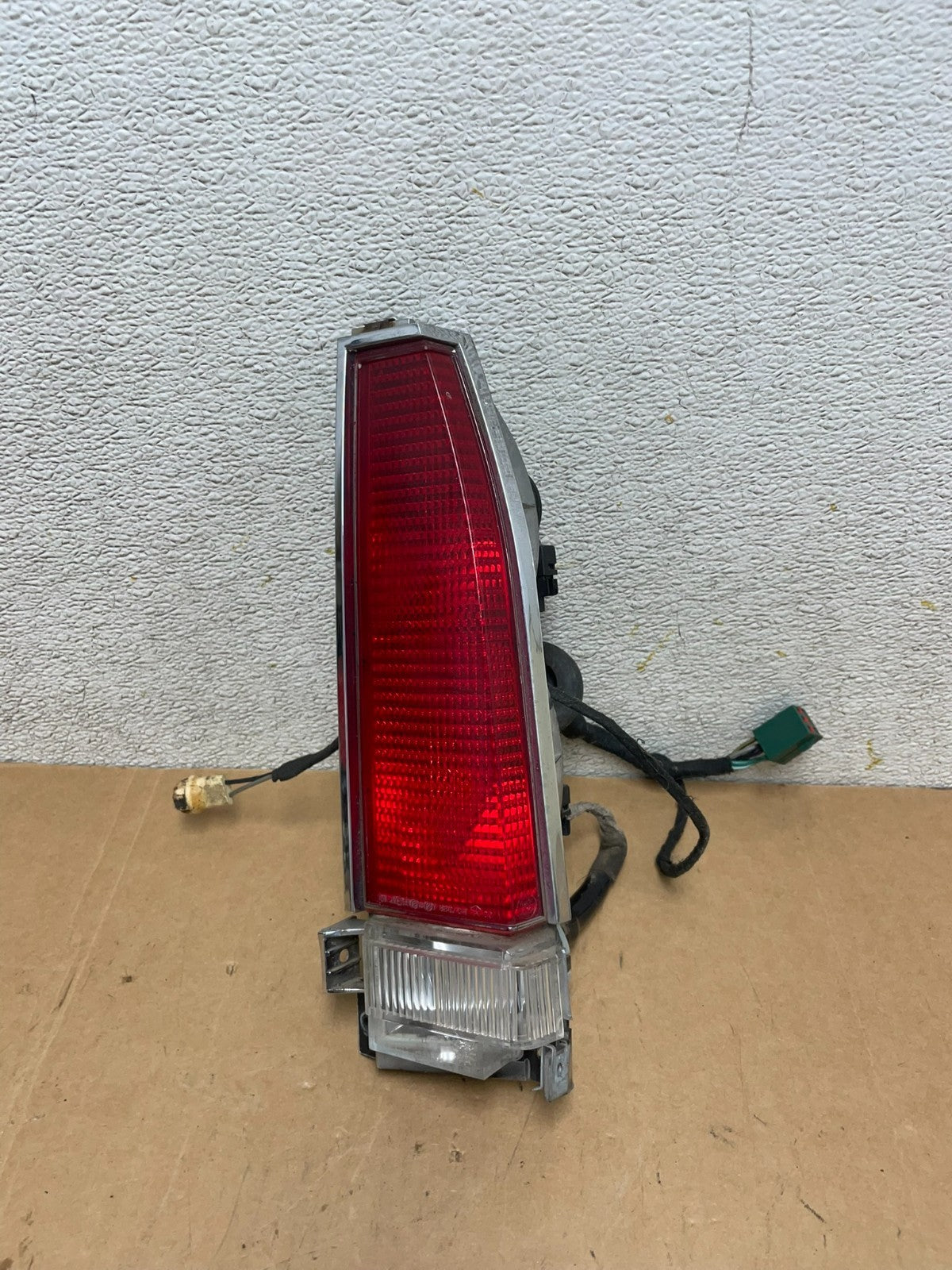 1988 to 1991 Chrysler New Yorker Right Passenger RH Tail Light Oem Q6582 DG0