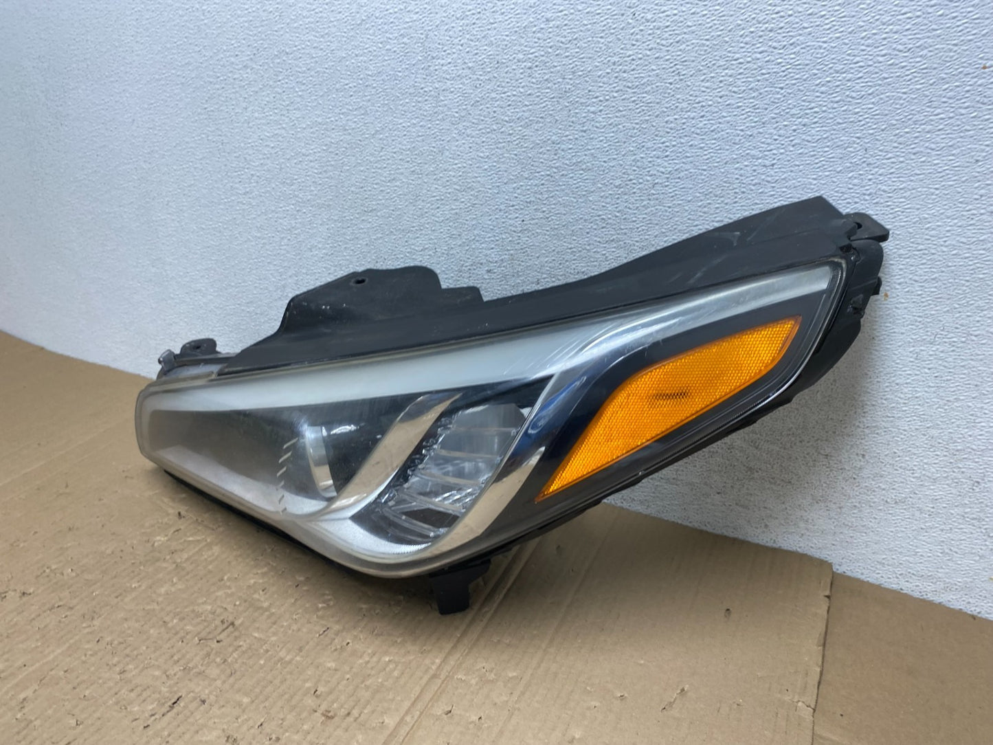 2015-2017 Hyundai Sonata Left Driver LH Side Halogen Headlight AE9076 DW1