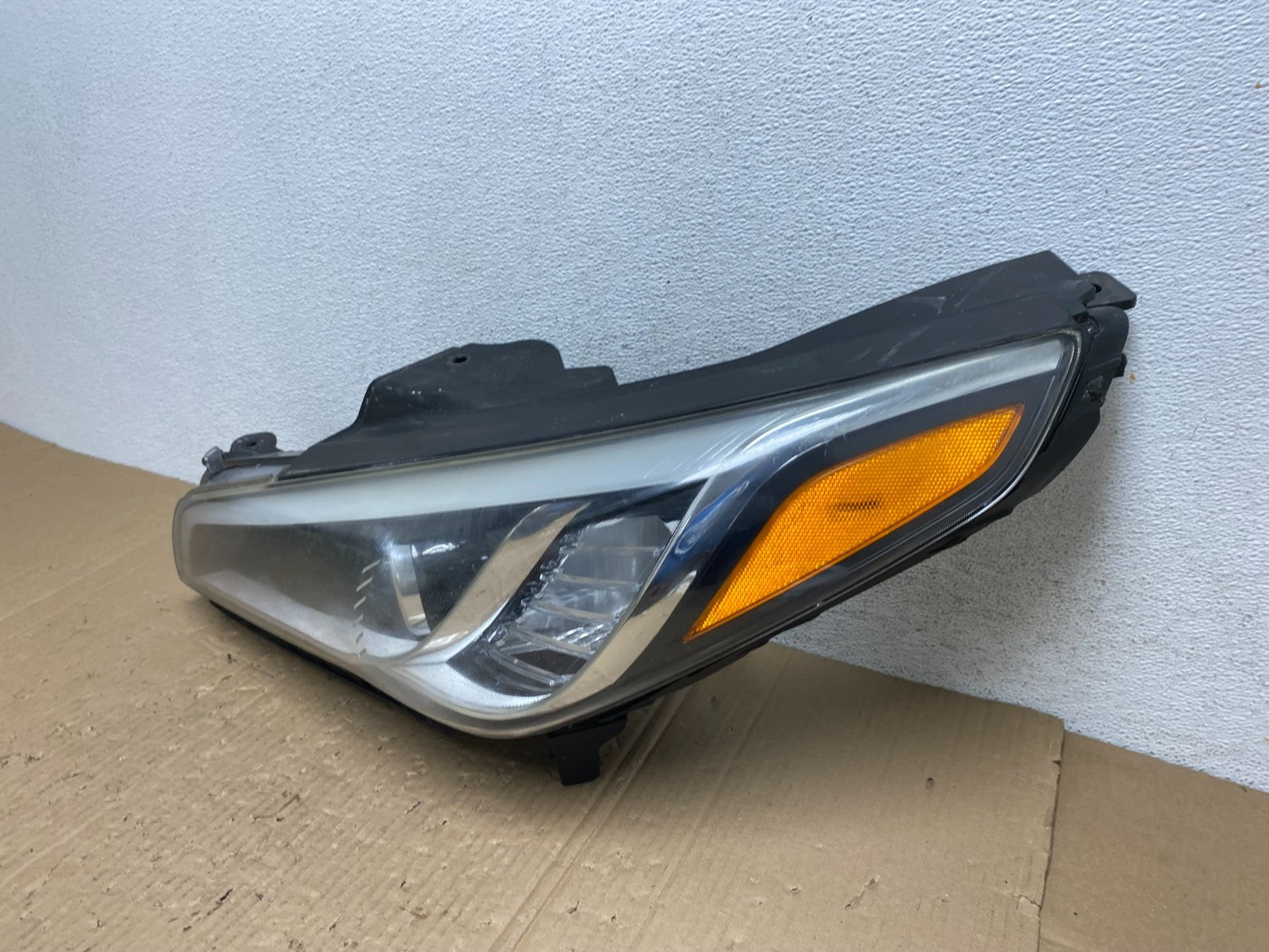 2015-2017 Hyundai Sonata Left Driver LH Side Halogen Headlight AE9076 DW1