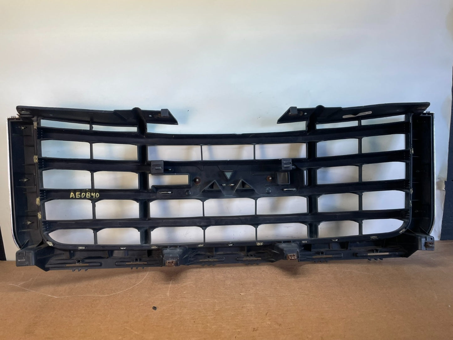 2007 to 2013 GMC Sierra 1500 Front Upper Chrome Grill Grille AG08403