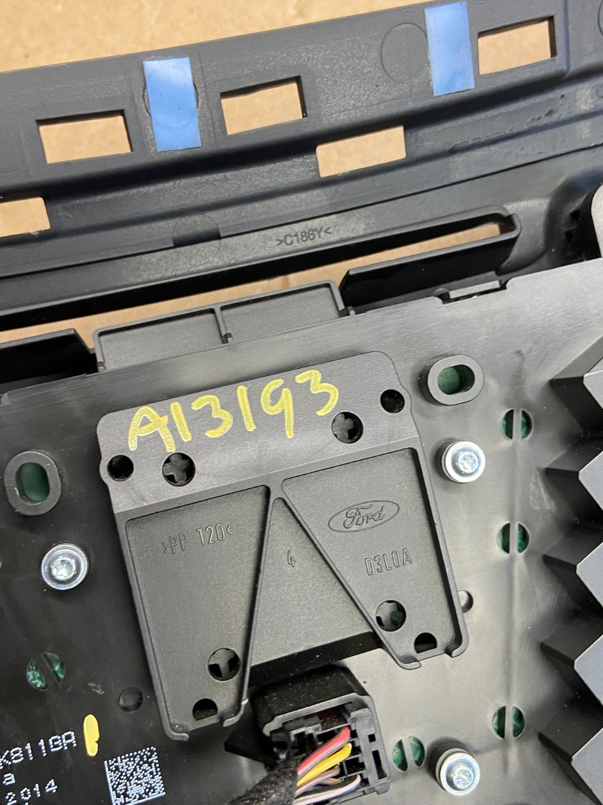 2013 2014 2015 2016 Ford Escape Dash Radio Control Panel Bezel ai3193 DG8