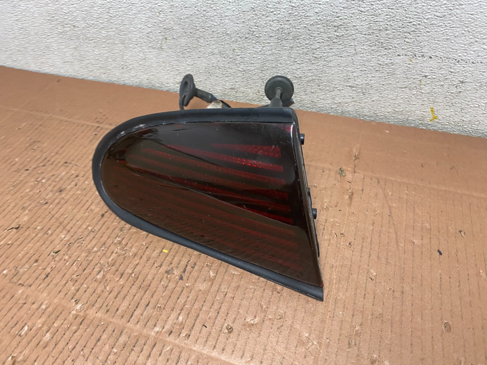 1995 to 2000 Oldsmobile Aurora Left Driver LH Side Tail Light M0188 DW1