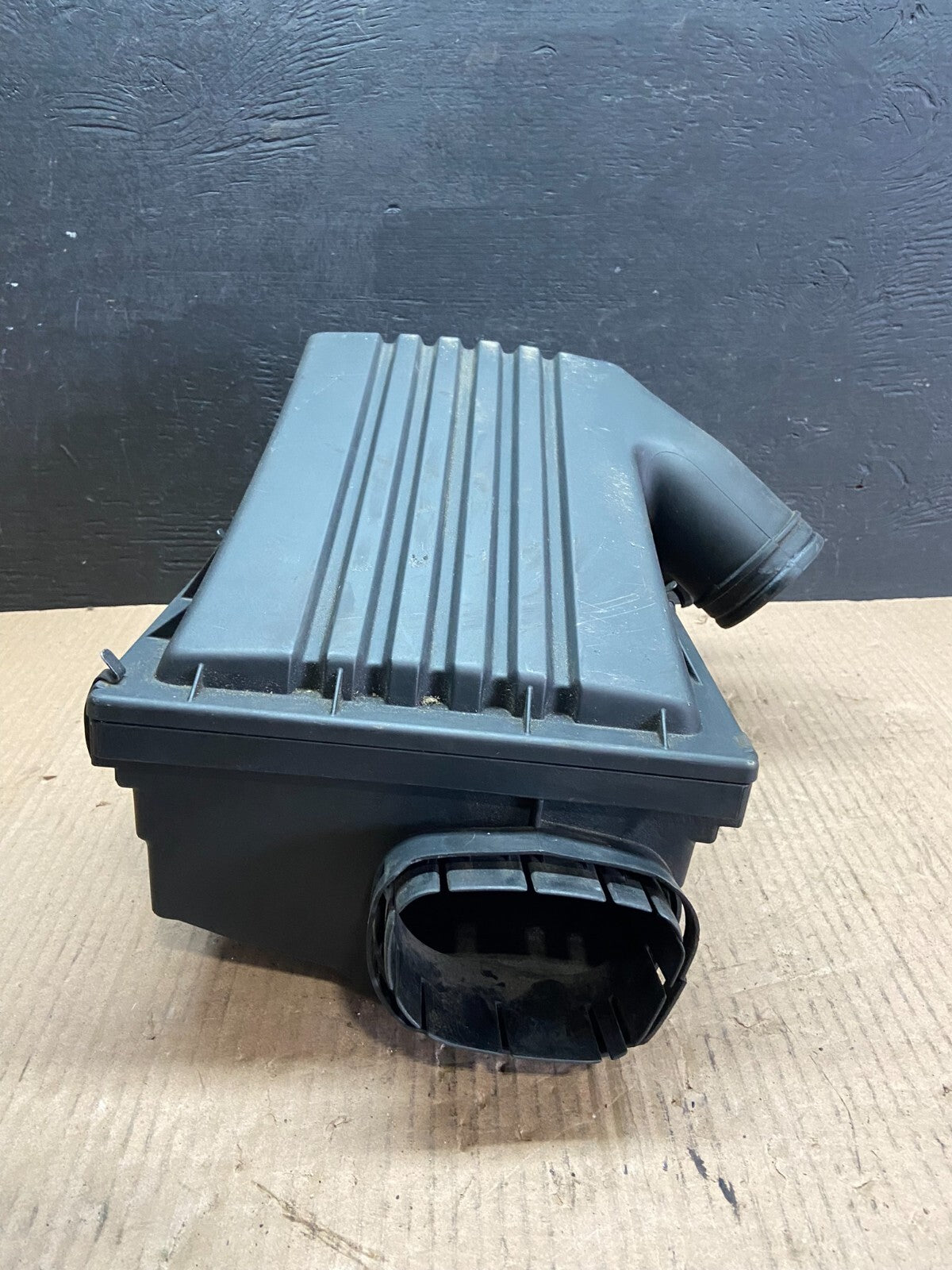 2007 to 2010 BMW X5 Air Intake Cleaner Filter Housing Box OEM A9446 DG11