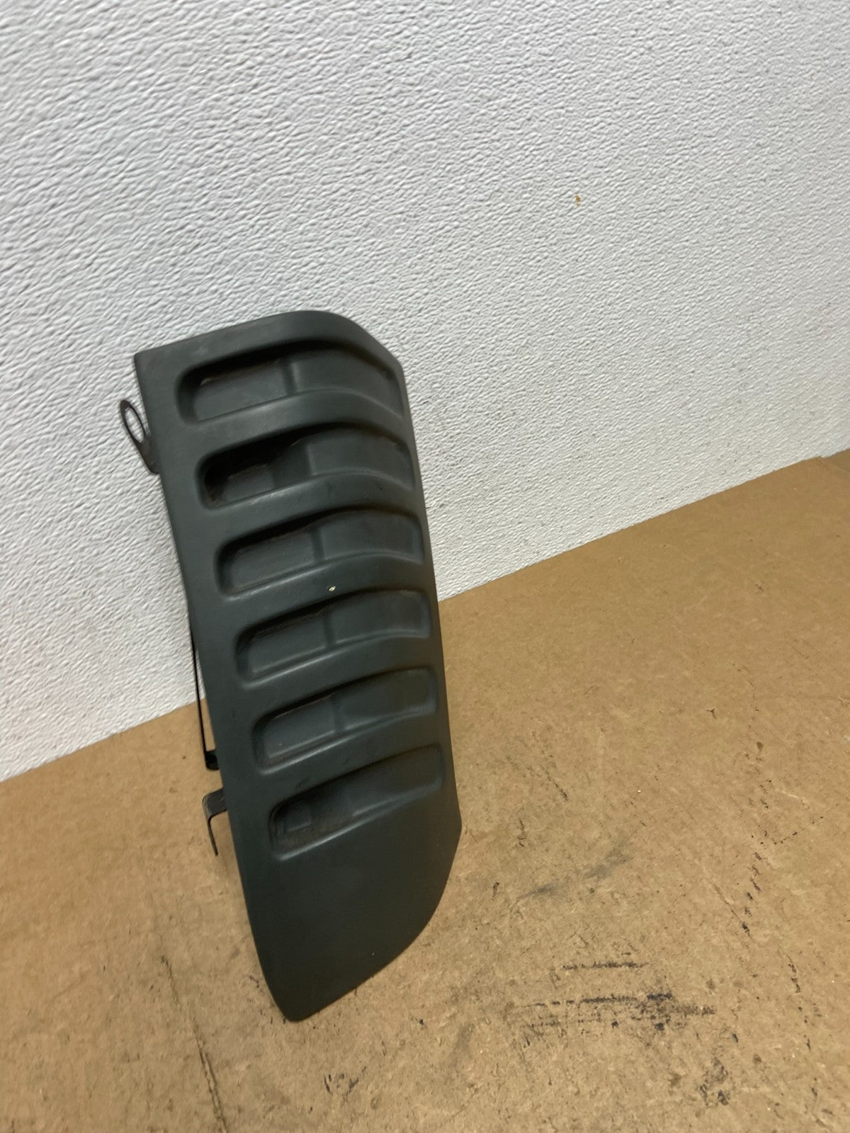 1996 to 2002 Chevrolet Express Right Passenger Upper Quarter Molding AC3566 DG2