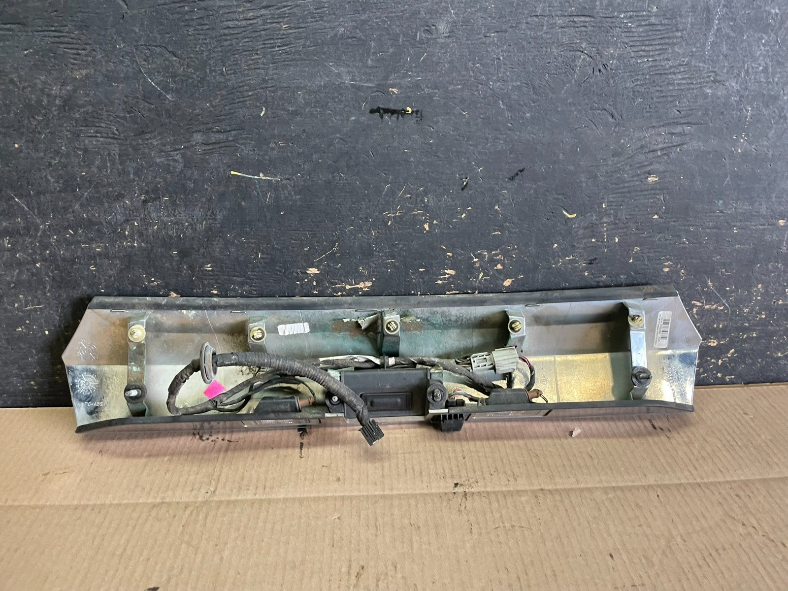 2010-2015 Gmc Terrain Lift Gate Handle Trim Back Up Camera Chrome Panel z8365 DG7