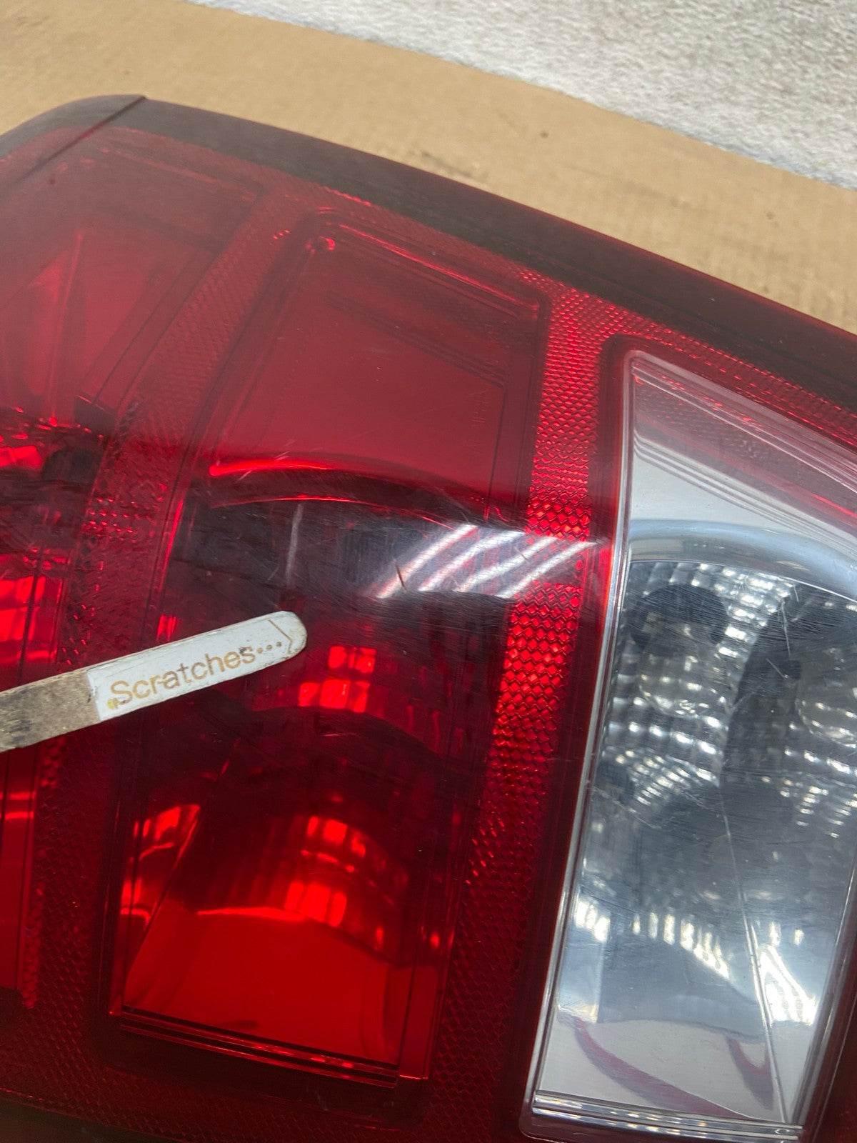 2005 - 2006 Jeep Grand Cherokee Right Passenger Rh Tail Light AI7054 LK3