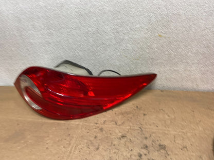 2006 - 2010 Mercedes W251 R-CLASS Right Passenger RH Side Tail Light Y7117 DW1
