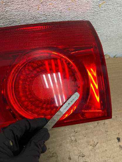 2006 to 2010 Toyota Sienna Right Passenger RH Inner Tail Light AH9145 LK7
