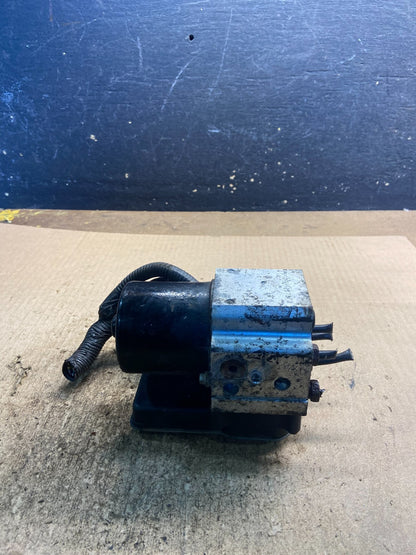 2003 - 2005 Chevrolet Silverado GMC Sierra ABS Anti-Lock Brake Module Z8903 DG2