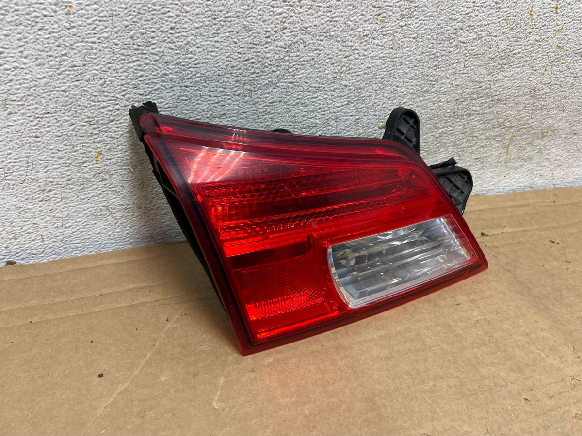 2010-2014 Subaru Outback Left Driver Lh Side Inner Tail Light AH8349 LK1