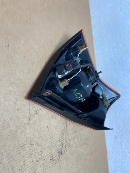 2004 to 2006 Chrysler Pacifica Right Passenger Rh Side Tail Light Oem AC3035 LK4