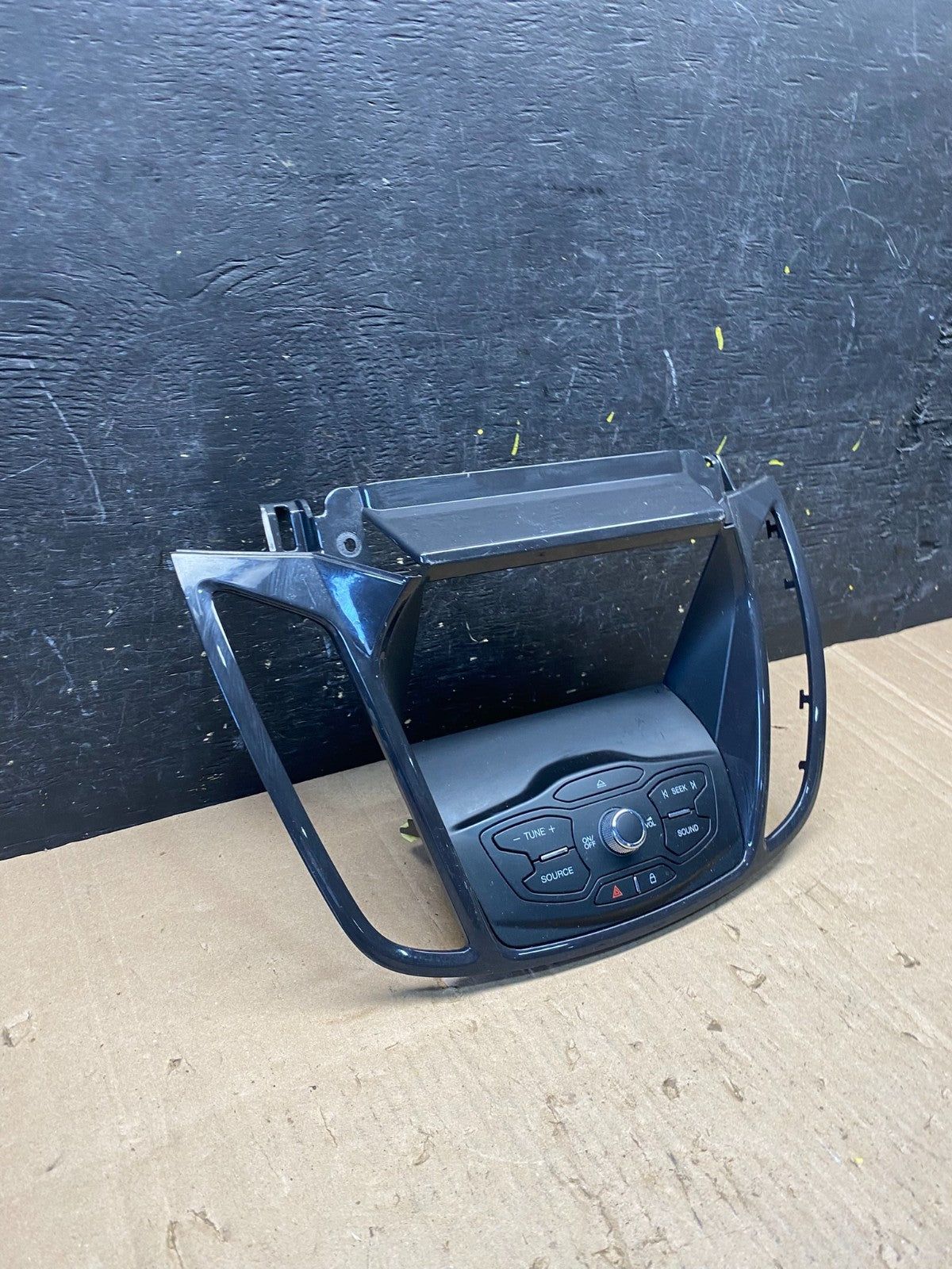 2013 2014 2015 2016 Ford Escape Dash Radio Control Panel Bezel r8917 DG1