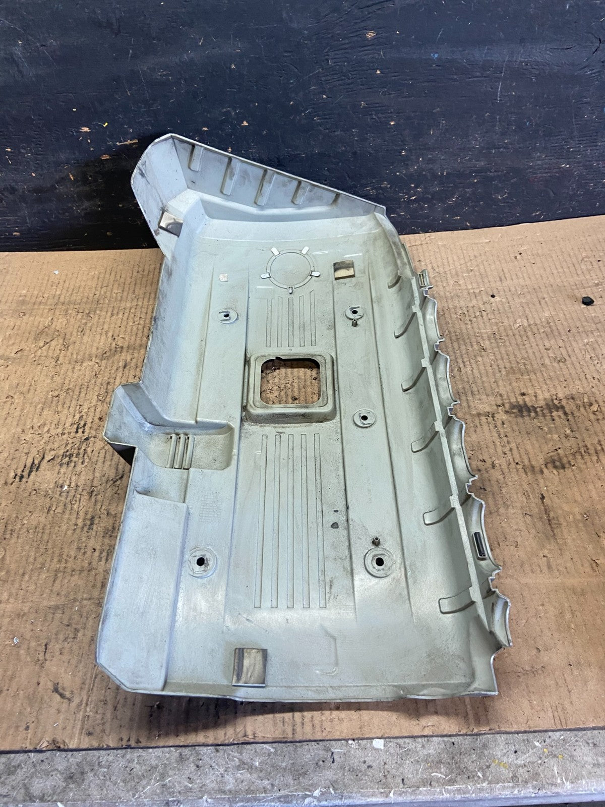 2007 to 2011 BMW 530i Plastic Engine Cover Shield OEM  R7116 DG4