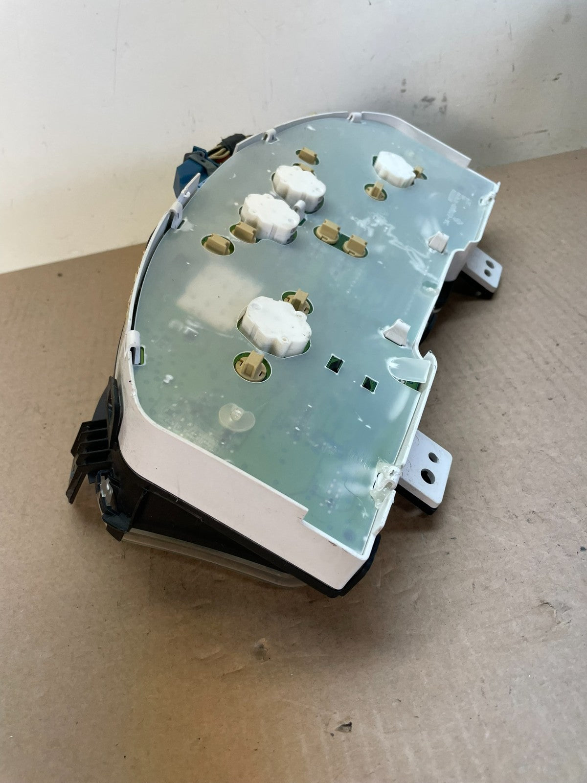 2005 to 2007 Mercury Montego Speedometer Cluster Gauge AI8520 DG4