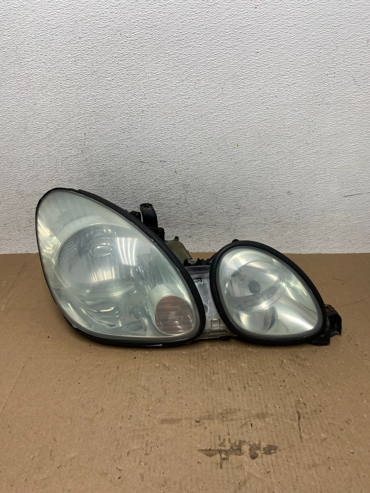 2001 to 2005 Lexus GS430 Gs300 Right Passenger Headlight Halogen AD7757 DW0