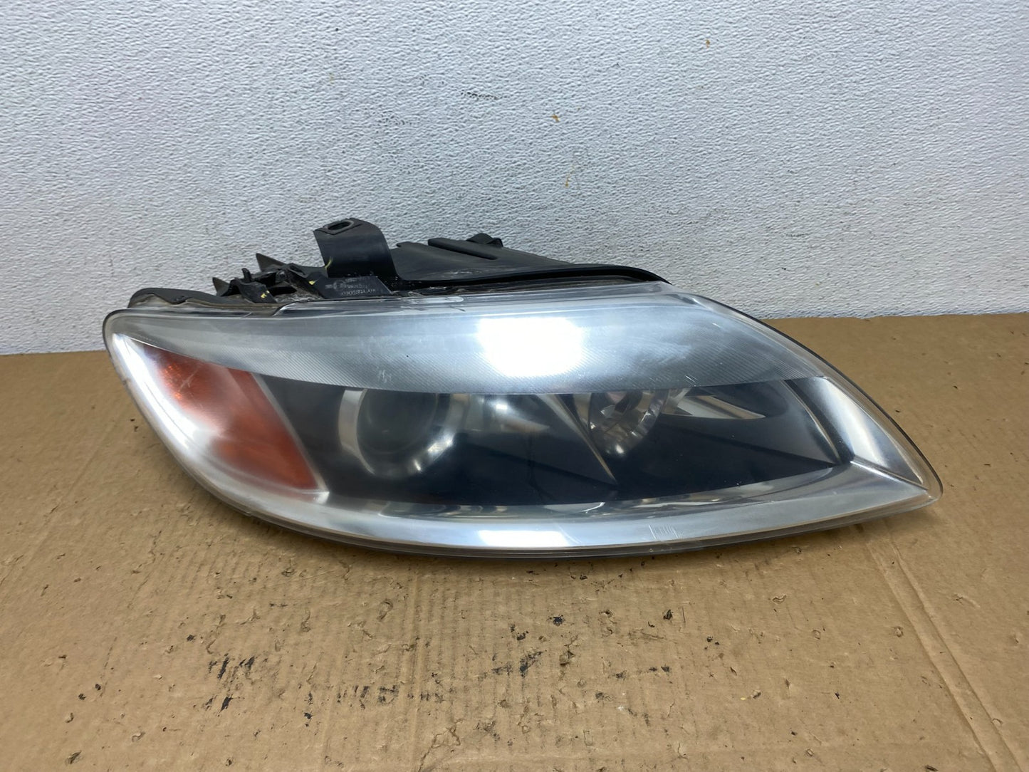 2007- 2009 Audi Q7 Right Passenger RH Side Xenon Hid Headlight AD2425 DW0