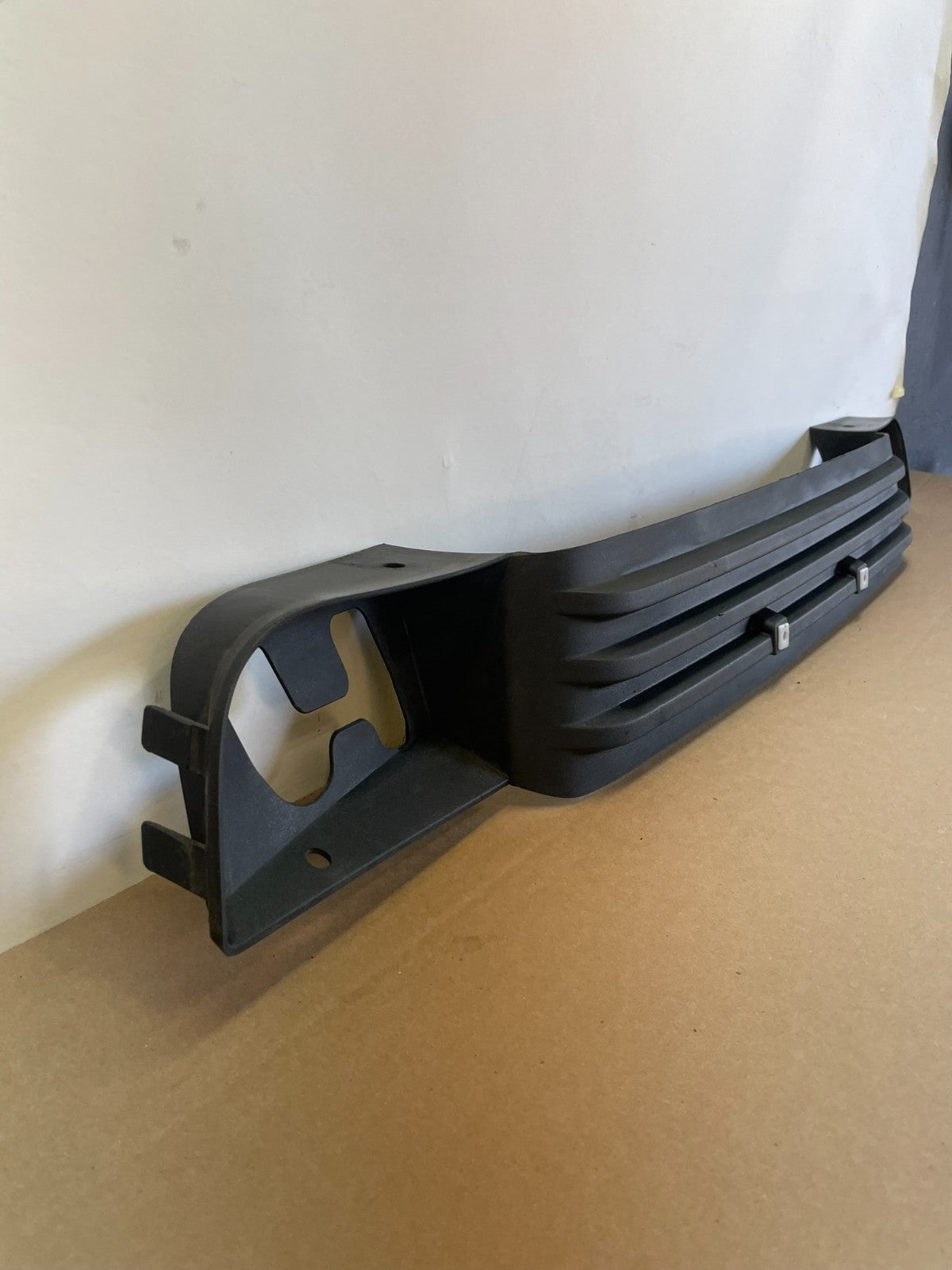 2007 to 2014 GMC Yukon Front Bumper Lower Instert Grille Grill AF5584 DG2