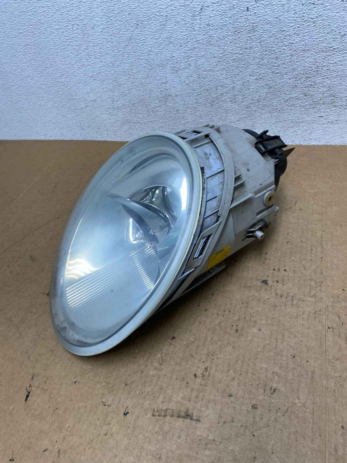 1998 to 2005 Volkswagen Beetle Right Passenger Side Headlight AE4826 DW1