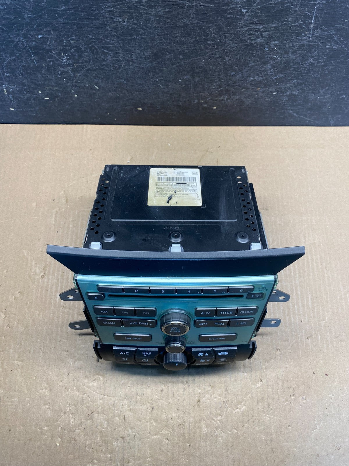 2009 to 2011 Honda Pilot AM FM CD Audio Radio Player Climate Control AG1895 DG3