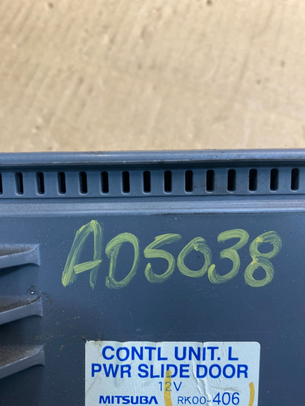 2005 - 2007 Honda Odyssey Rear Left Driver Sliding Door Module ad5038 DG3