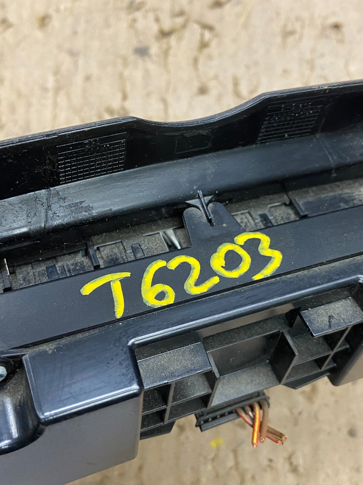 2007-2018 Mercedes Dodge Sprinter Center Console Radio Instrument Panel t6203 DG6