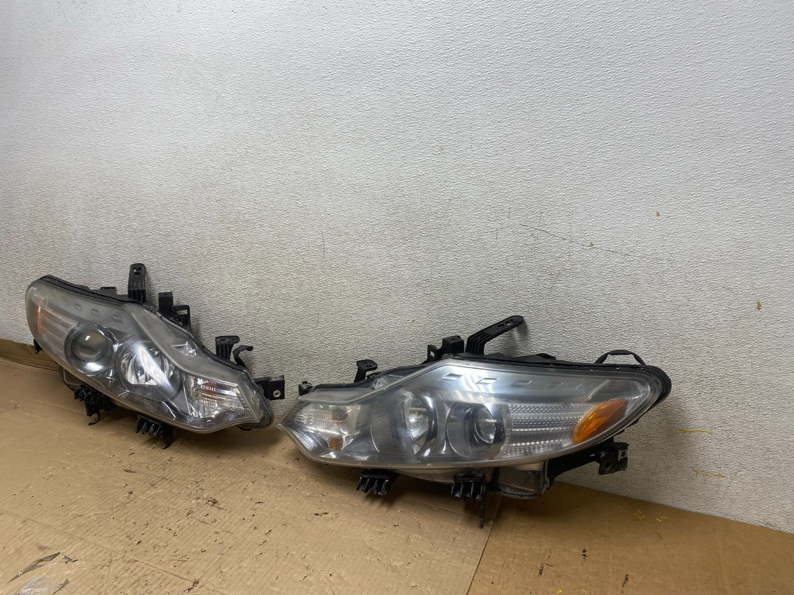 Halogen 2011 2012 2013 2014 Nissan Murano Headlights Left+Right U3056 DW1