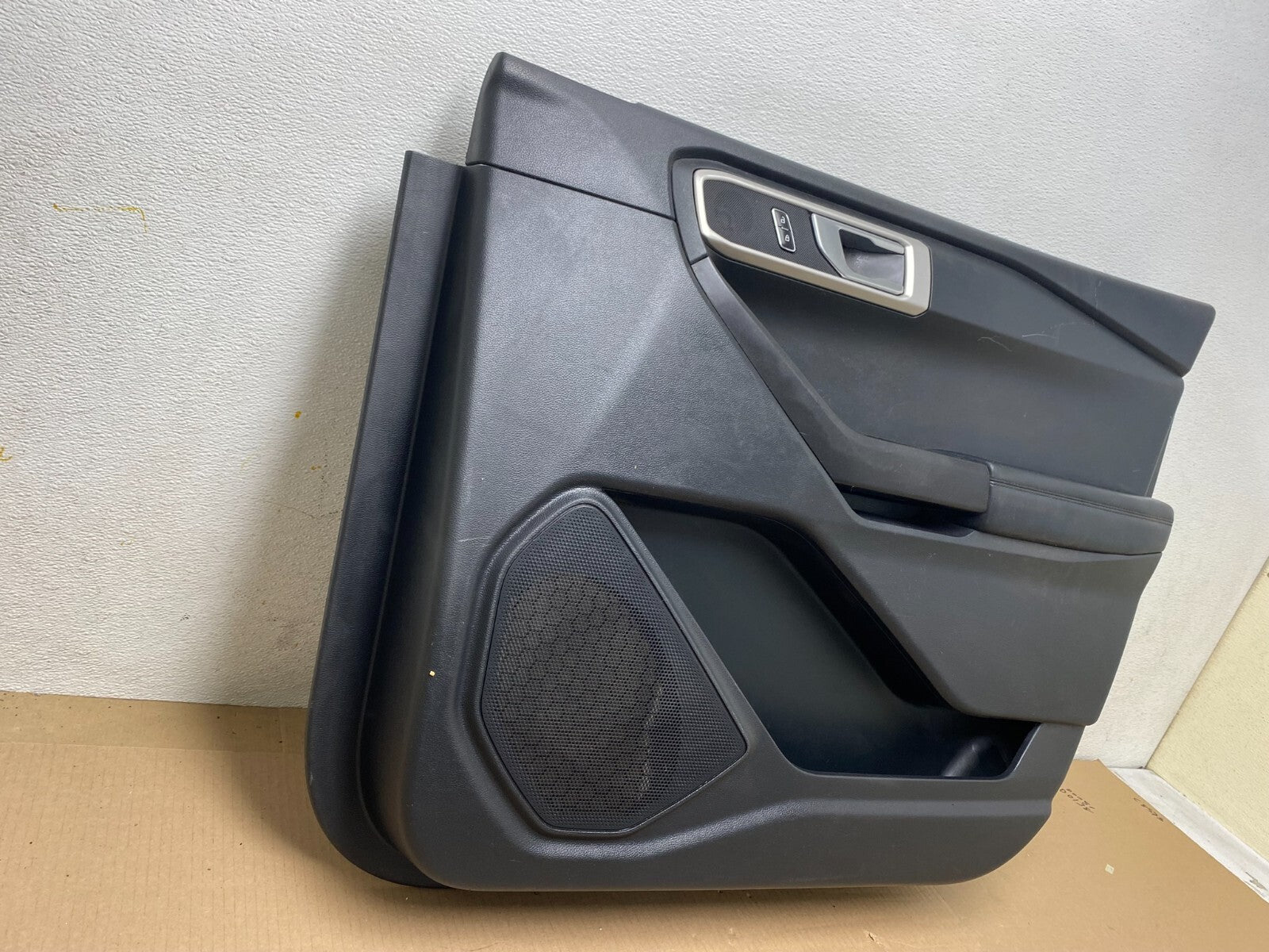 2020 to 2023 Ford Explorer Interceptor Front Right Side Door Panel OEM D11662