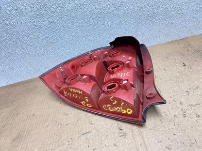 2001 Kia Spectra Right Passenger Side Tail Light AA7116 DG7