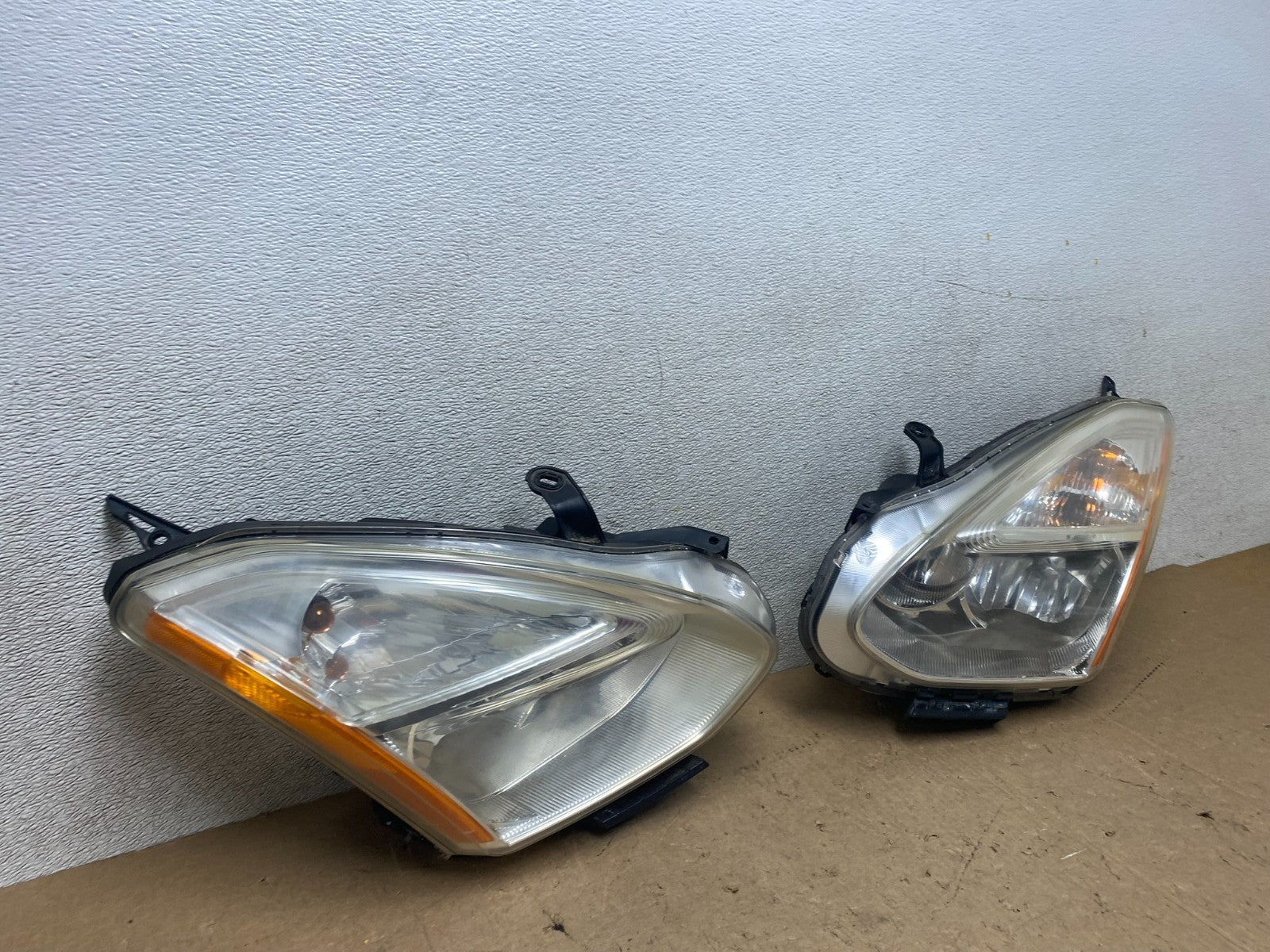 2009-2013 Nissan Rogue Left+Right Side Set Halogen Headlights OEM W9063 DW2