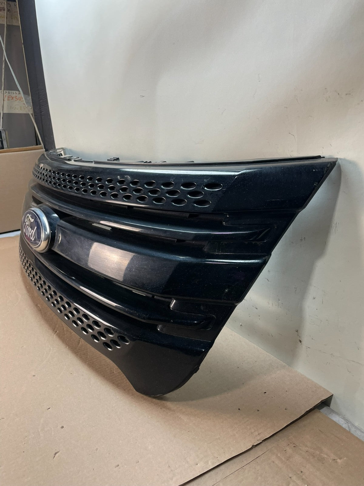 2011 to 2015 Ford Explorer Upper Front Grill Grille AI8664 DG1