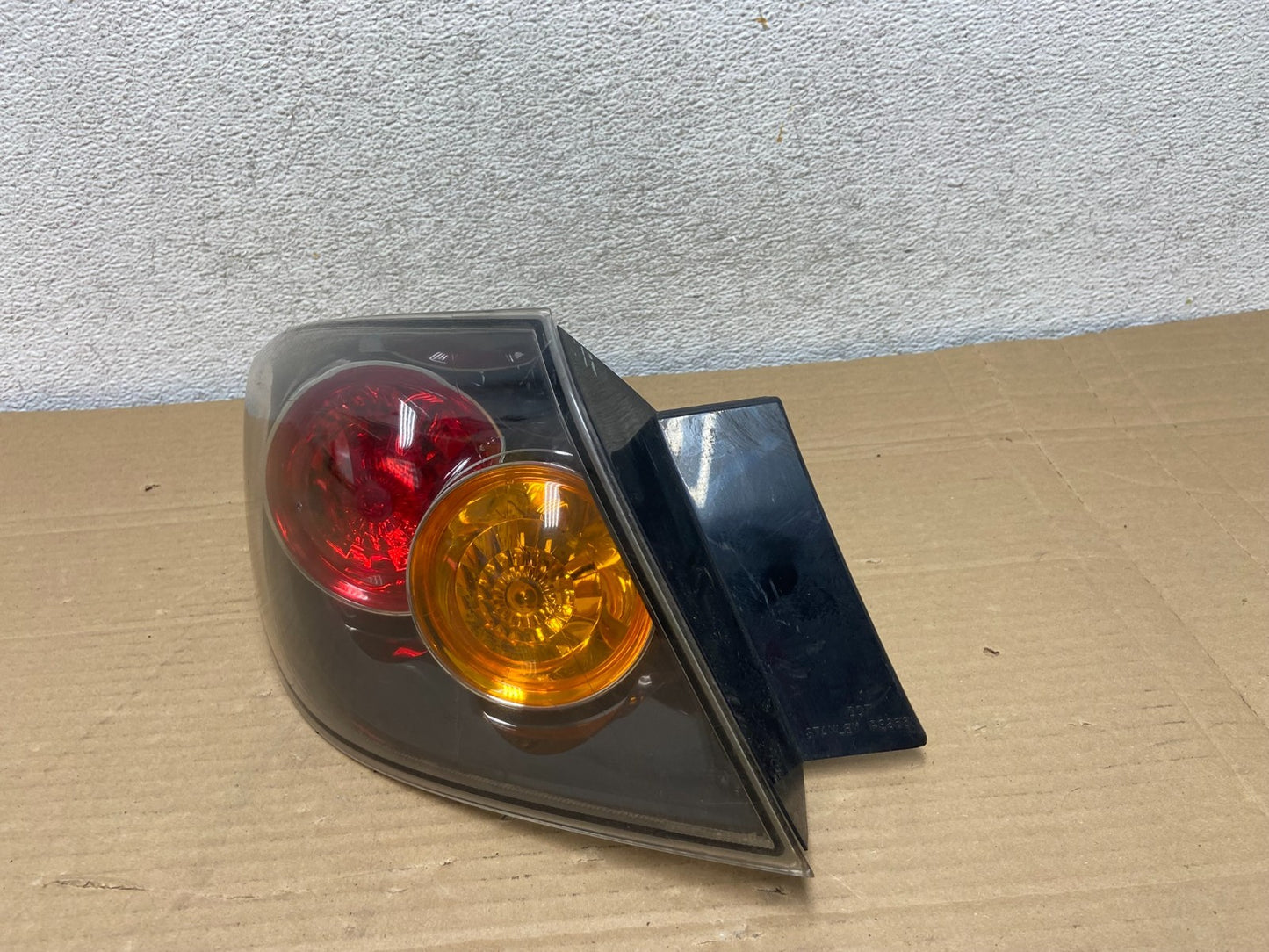 2004 2005 2006 Mazda 3 Hatchback Left Driver LH Side Tail Light AG8882 DW2