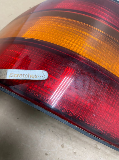 1990 to 1994 Lexus LS400 Left Driver LH Side Tail Light AI0919 DG3