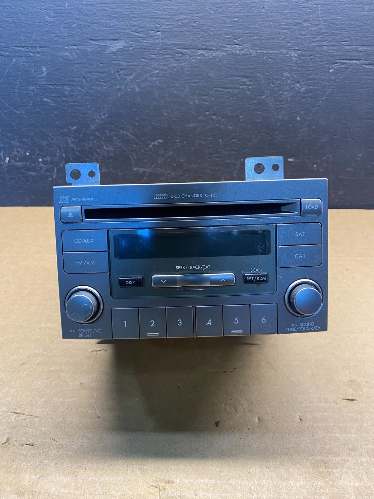 2007 Subaru Forester Car Radio 6-Disc Changer Model pf-2851b Y7395 DG0