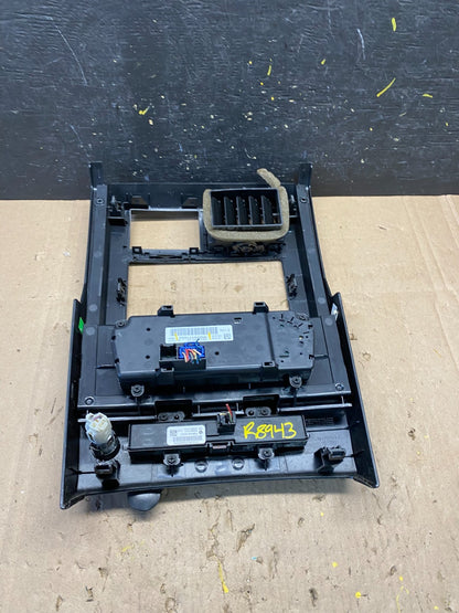 2008 to 2012 Jeep Liberty Dash Climate Temperature Control Radio Bezel R8943 DG4