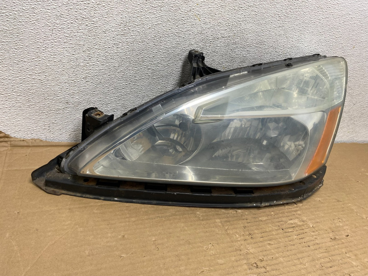 2003 - 2007 Honda Accord Left Driver LH Halogen Headlight AG9246 DW1