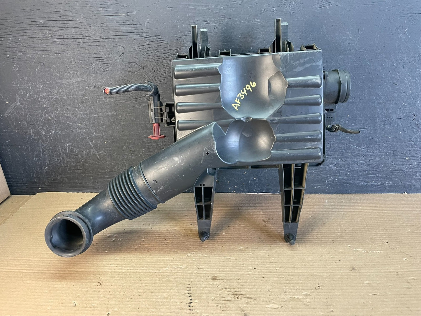 2010 to 2018 Mercedes-Benz Sprinter 2500 3.0L Air Cleaner Box AF3496 DW5