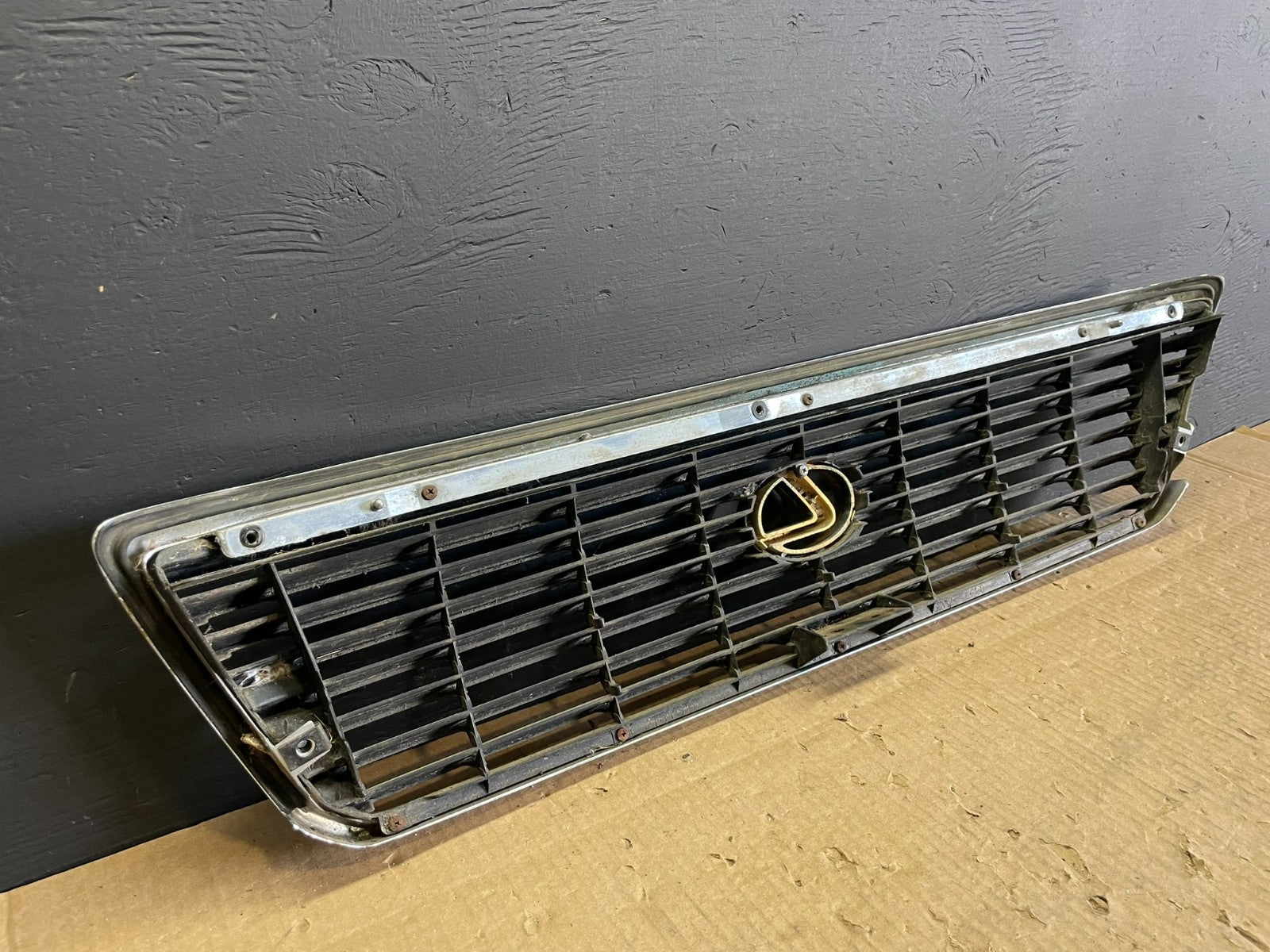 1998 to 2000 Lexus LS400 Front Grille Grill OEM AB3284 DG4