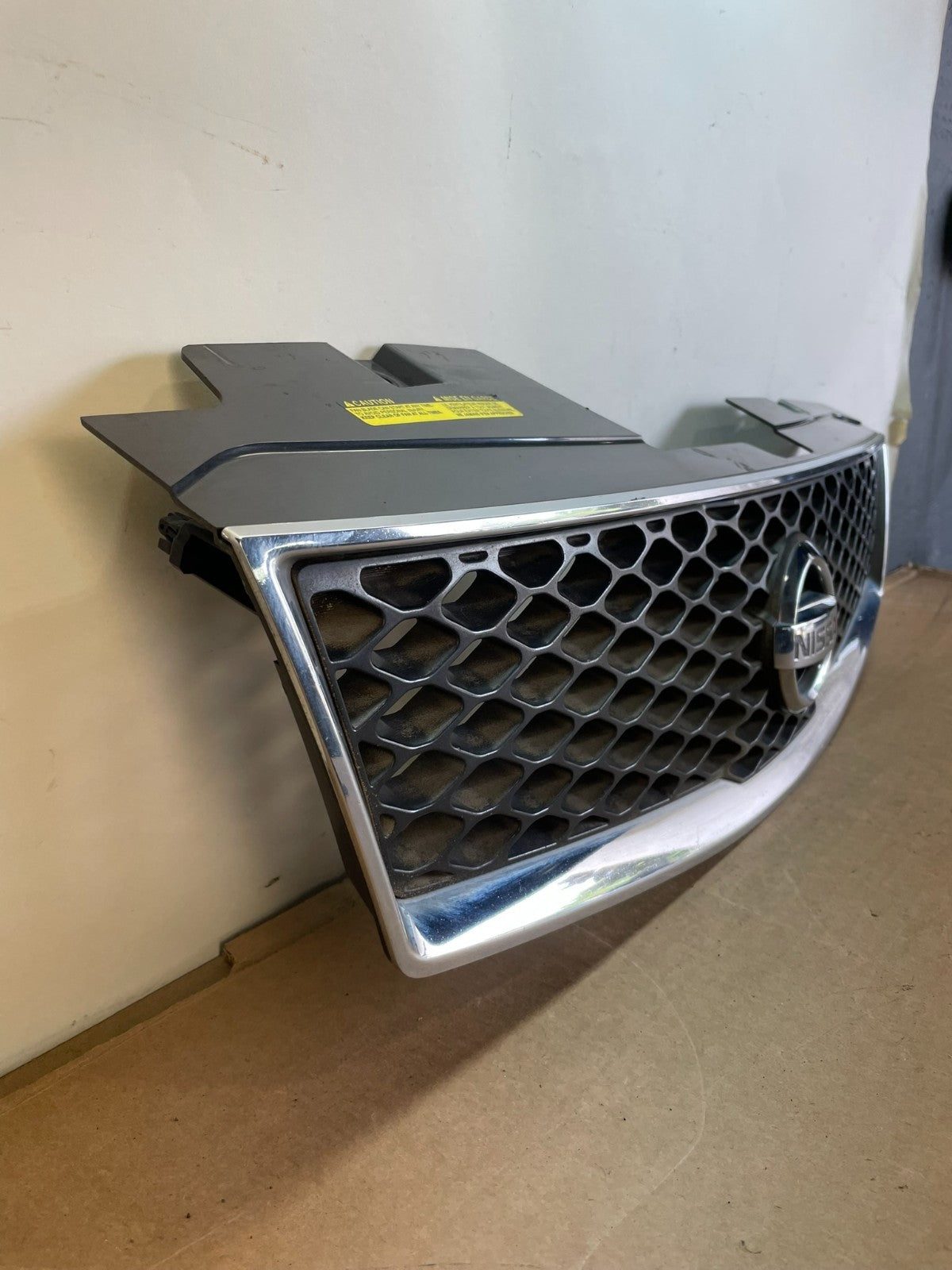 2010 to 2012 Nissan Sentra Front Upper Grill Grille AG0869 DG2