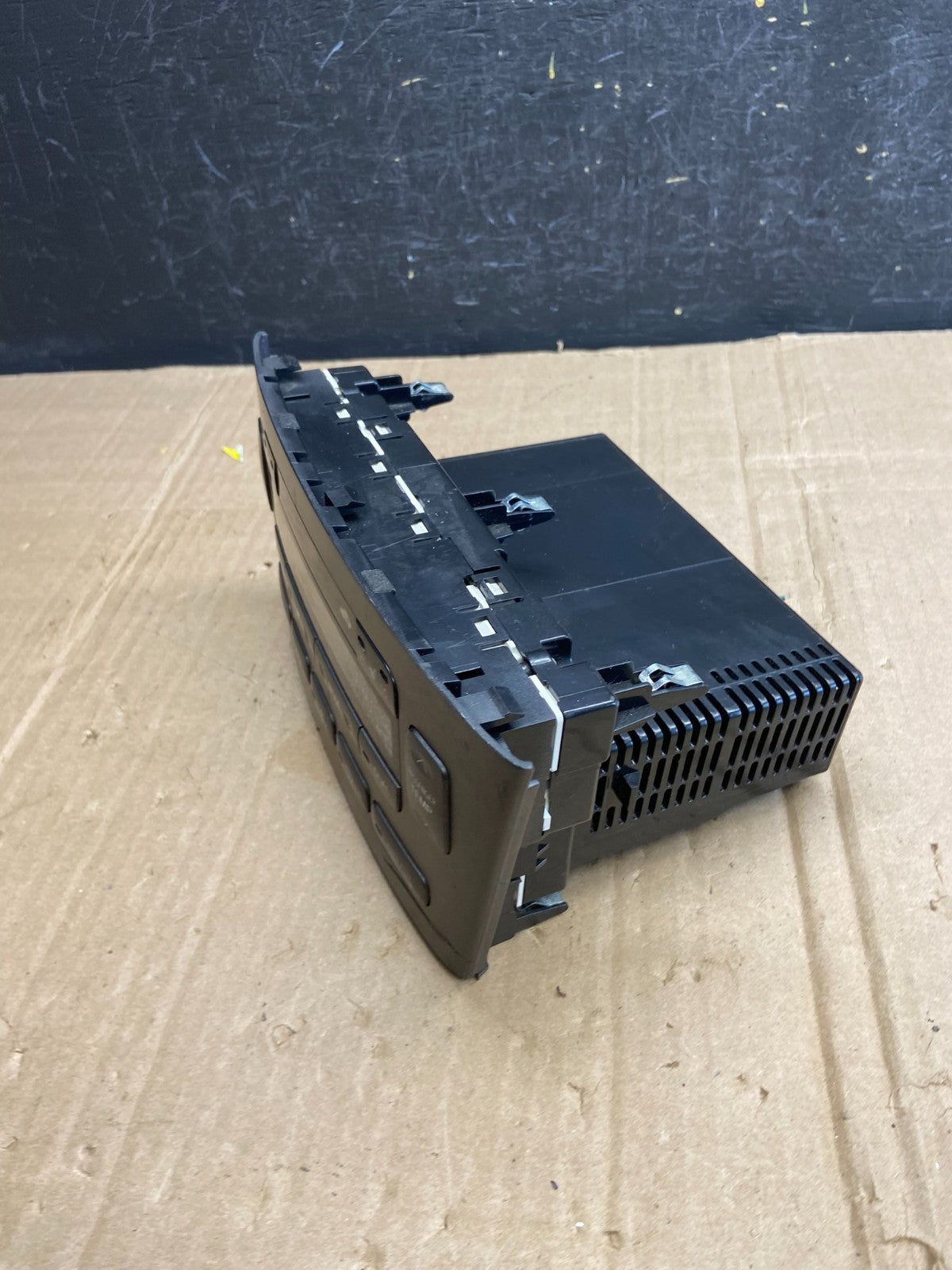 2002 - 2003 Lexus ES300 Center Dash A/C AC Heater Climate Control Unit ad7232 DG5