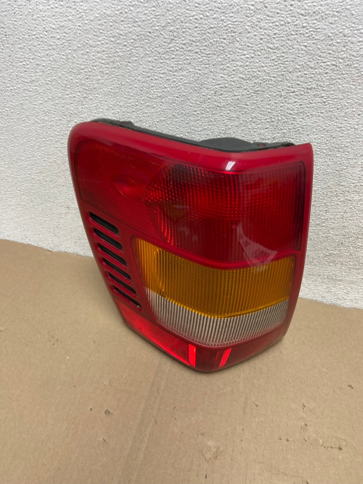 1999 - 2004 Jeep Grand Cherokee WJ Left Driver Lh Tail Light AG6828 LK0
