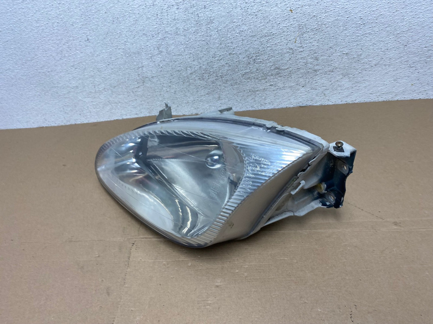 1999 2000 Hyundai Elantra Left Driver LH Side Headlight AF4367 LK1