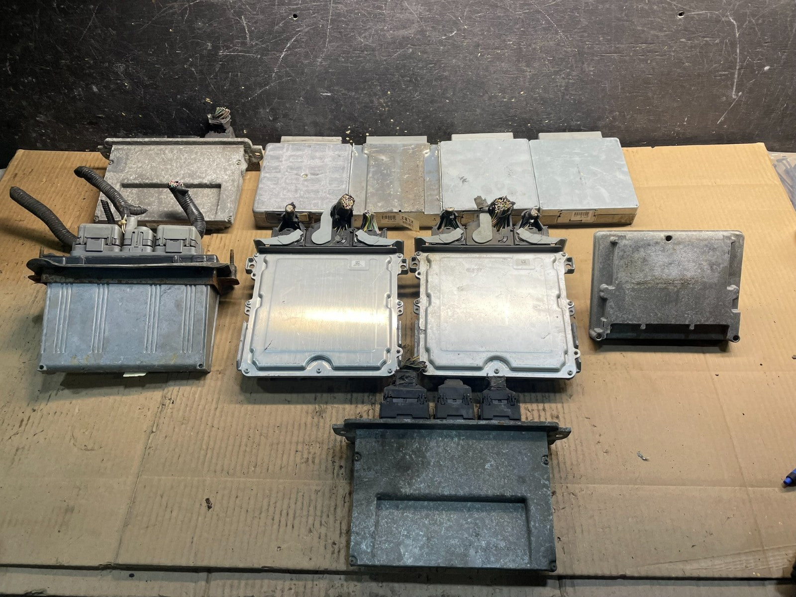Mix of 10 Ford ECM Engine Computer Module X88521
