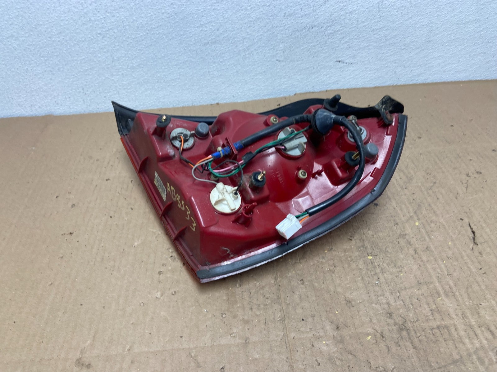 2004 2005 2006 Hyundai Elantra Sedan Left Driver LH Tail Light OEM AB8533 DW7